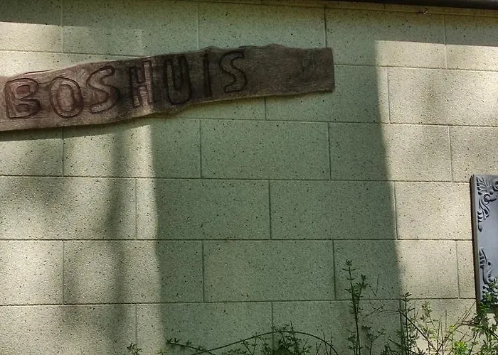 Semesterbostad Boshuisje